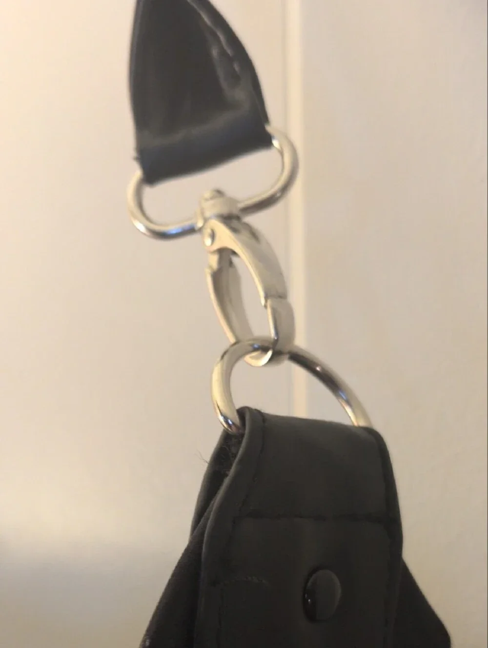Elegant Black Bow-Accent Shoulder Bag By Chi